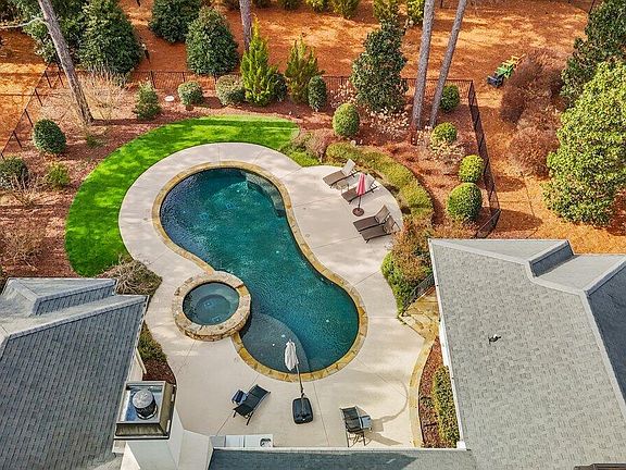 4th image of 1 Woodward Place