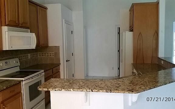 2nd image of 205 SW Tulip Blvd