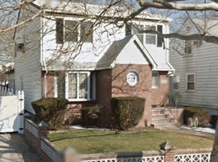 14736 15th Dr, Whitestone, NY