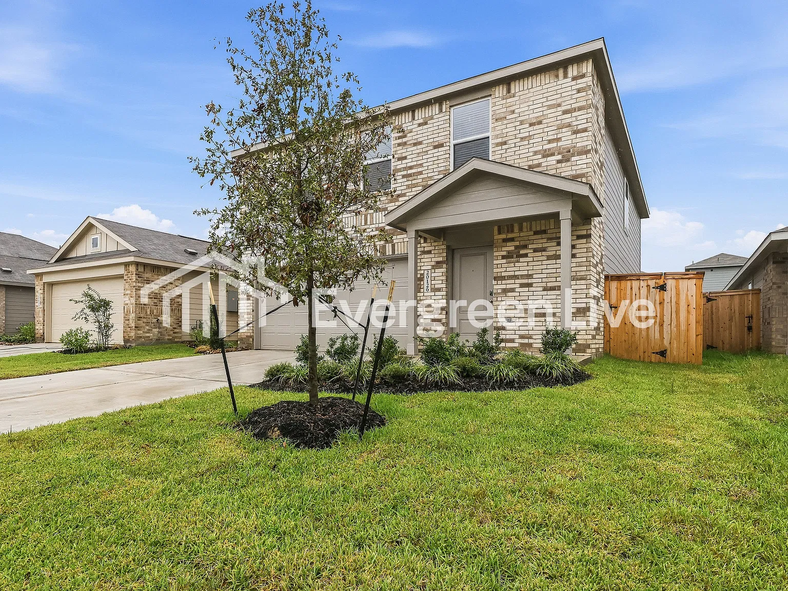 4 bed, 2.5 bath, 1979 sqft, $1,945 — Photo 2