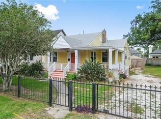 122 Haroleans St, Harahan, LA 70123