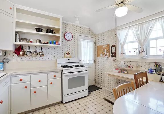 4th image of 21-12 154th St