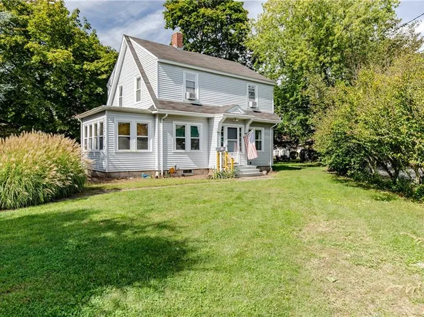 15 Kent Pl, Cranston, RI 02905