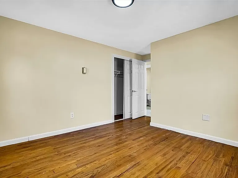 196 Grafton St — Photo 13