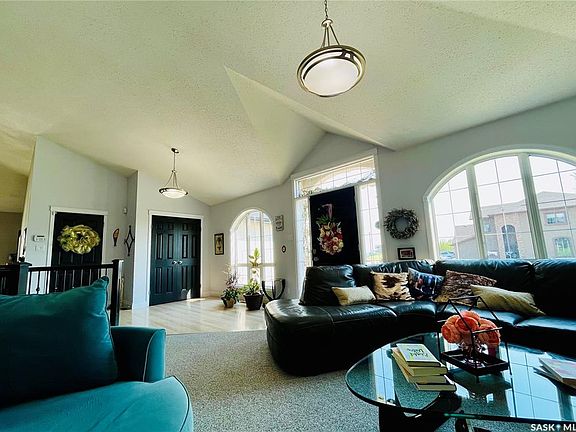 5th image of 627 Highland DRIVE