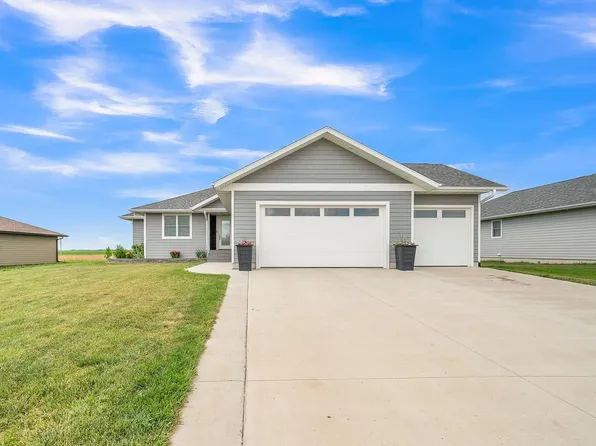 105 Nolan Dr, Emmetsburg, IA 50536