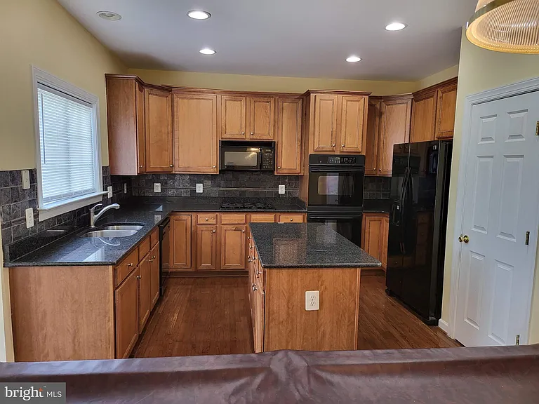 6161 Popes Creek Pl — Photo 3