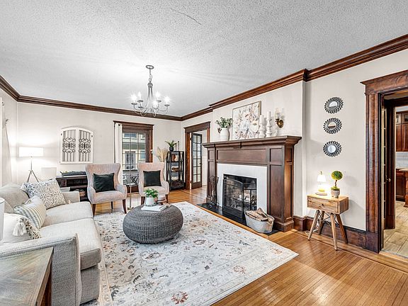 2nd image of 22 S Park Ave