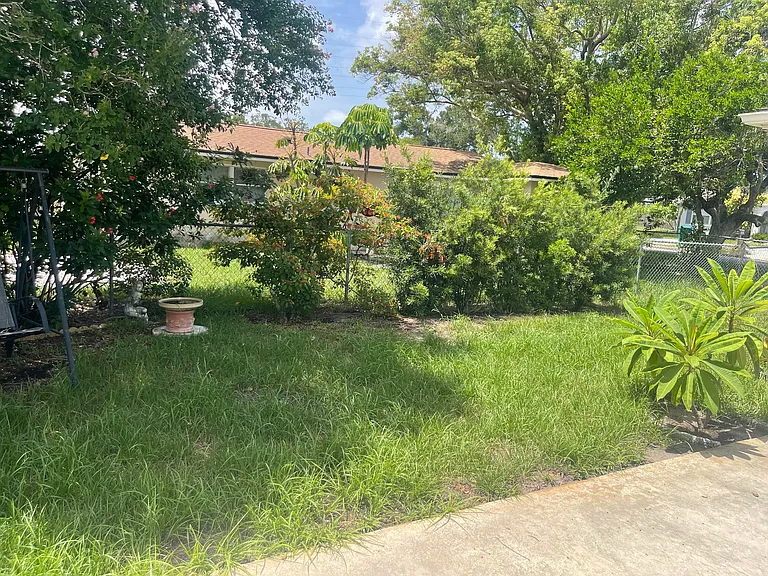 5630 Dolores Dr — Photo 28