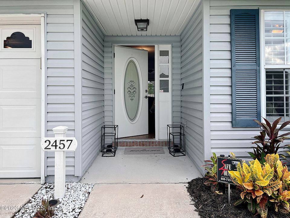 1st image of 2457 TWIN SPRINGS Drive N