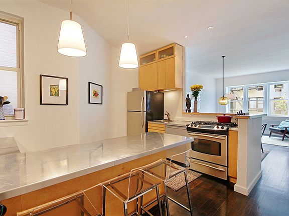 3rd image of 515 E 88th St APT 3E