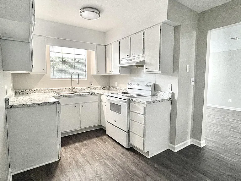 101 Jones Ave — Photo 1