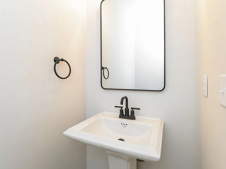 3607 Corbett St — Photo 7