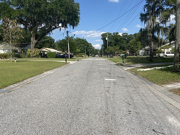 4th image of 2909 S Pineway Dr