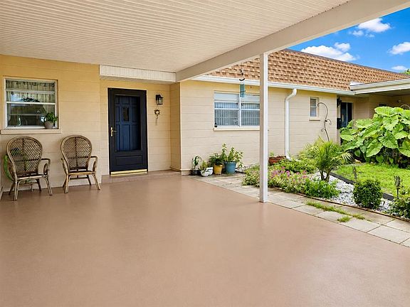 3rd image of 617 PARK CIRCLE #26