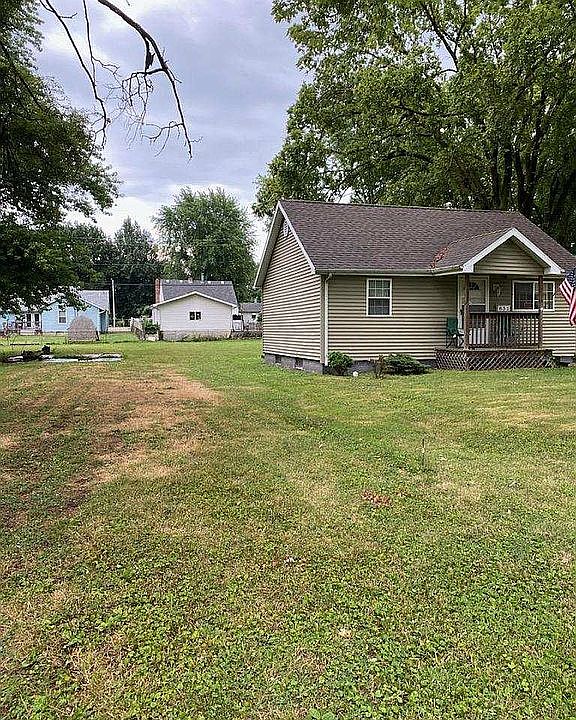 2nd image of 832 N 34th St