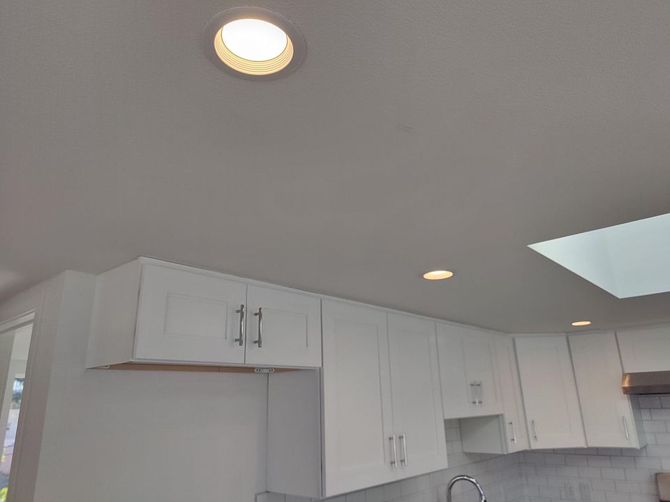 1st image of 925 N Olive St #B
