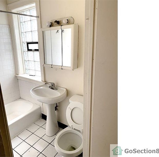 2nd image of 7520 S Yates Blvd #3