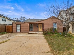 107 W Rogers St, Arlington, TX 76011