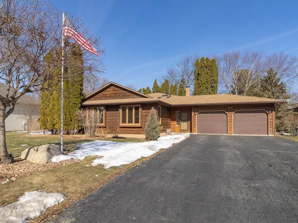 1081 Avanti Dr, Mendota Heights, MN 55118