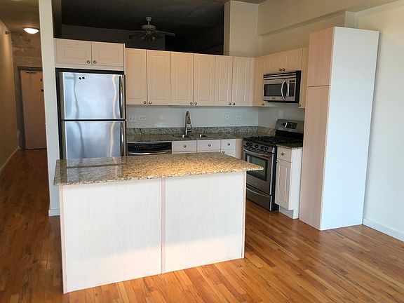 4th image of 1620 S Michigan Ave Unit 502