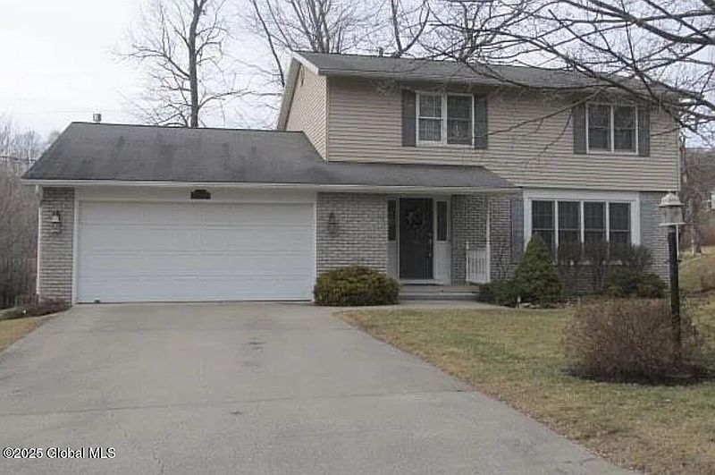 3rd image of 105 Overlook Drive