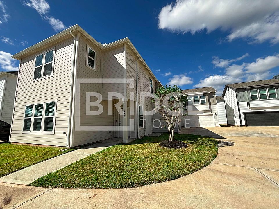1st image of 420 Huisache St