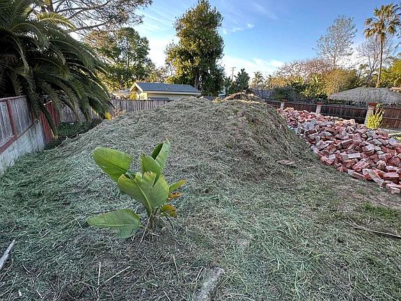 3rd image of 844 Saxony Rd