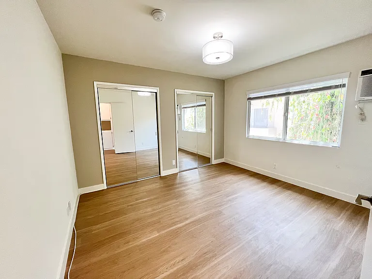 1724 Butler Ave #7 — Photo 6