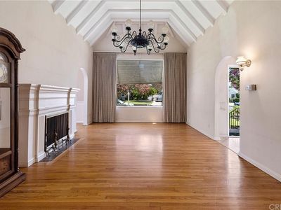 5835 Troost Ave, North Hollywood, CA, 91601