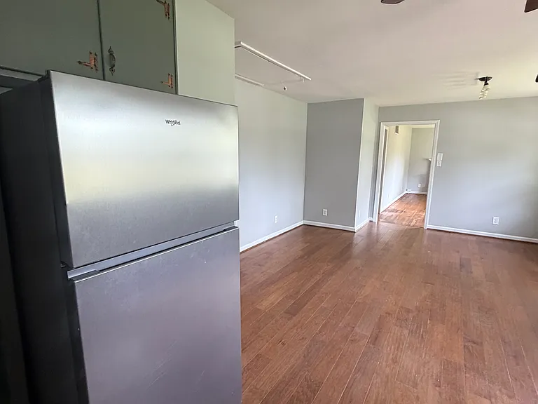 306 Andrea Dr — Photo 3