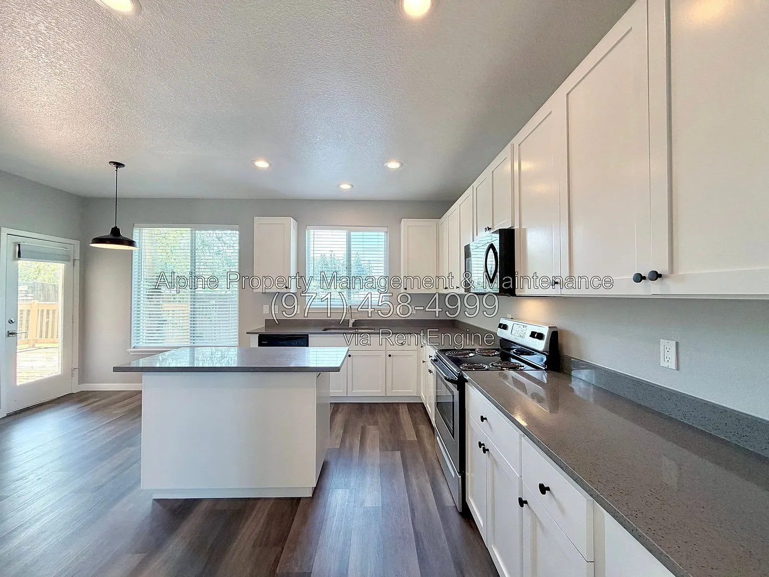 4 bed, 2.5 bath, 2389 sqft, $3,200 — Photo 4