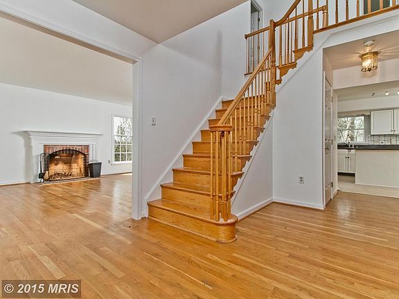 2-Story Foyer