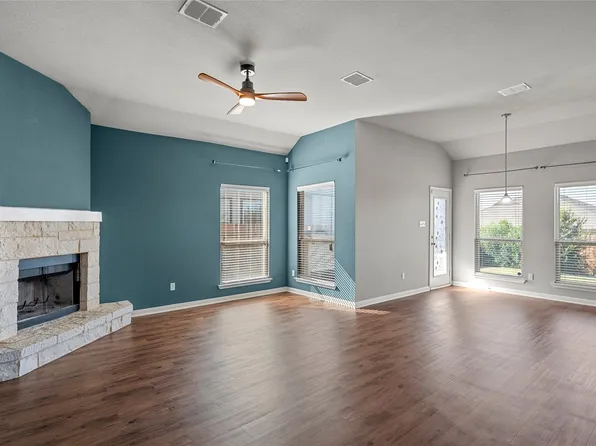 2813 Beutel Rd, Lorena, TX 76655