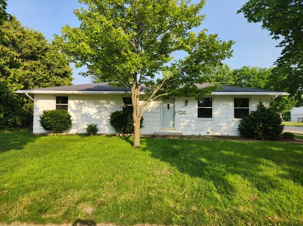1027 Cardinal St, De Pere, WI 54115