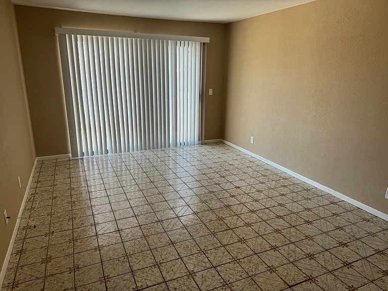 66880 Pierson Blvd #7 — Photo 3