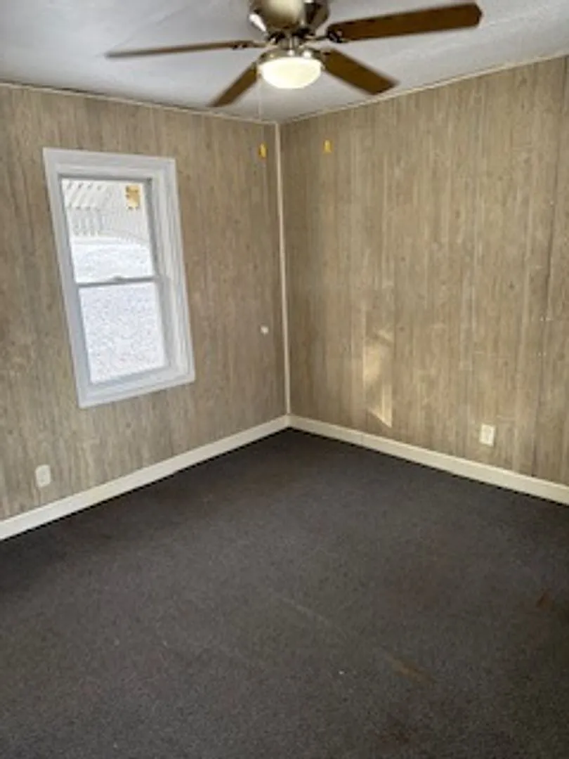3961 Logan Ave - Apt 8 — Photo 1