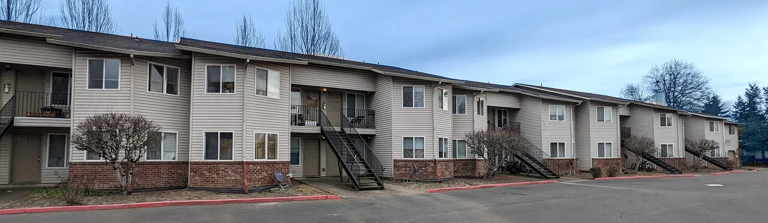1765 SW Tamarack St APT 2 photo 1