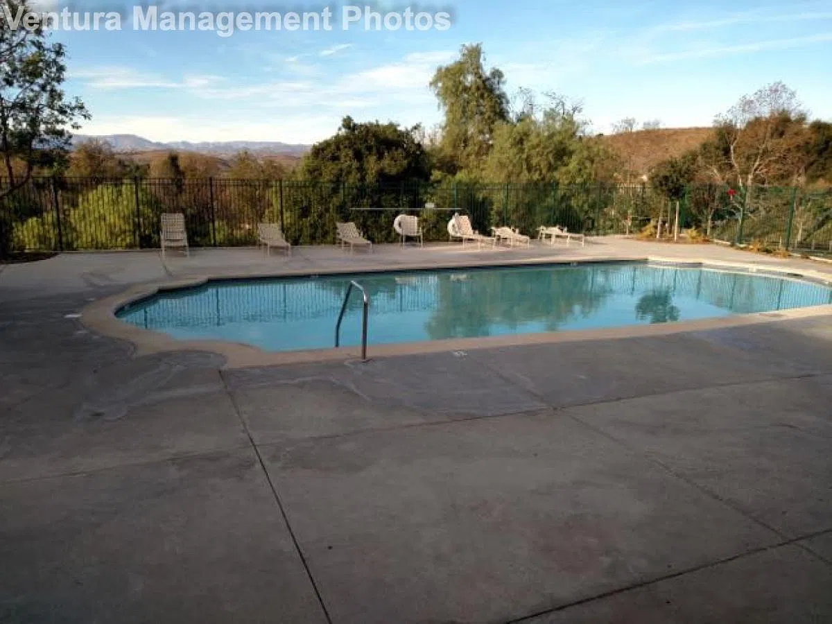 4 bed, 2.5 bath, 1743 sqft, $4,100 — Photo 4