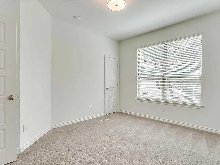 205 Athenia Dr — Photo 17
