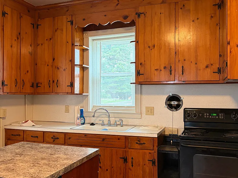 8213 Anthony Hwy — Photo 2