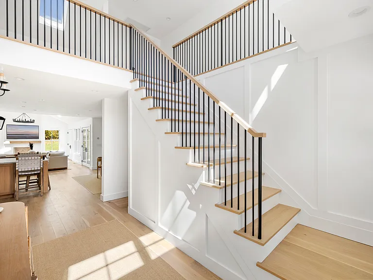 571 Montauk Hwy — Photo 3