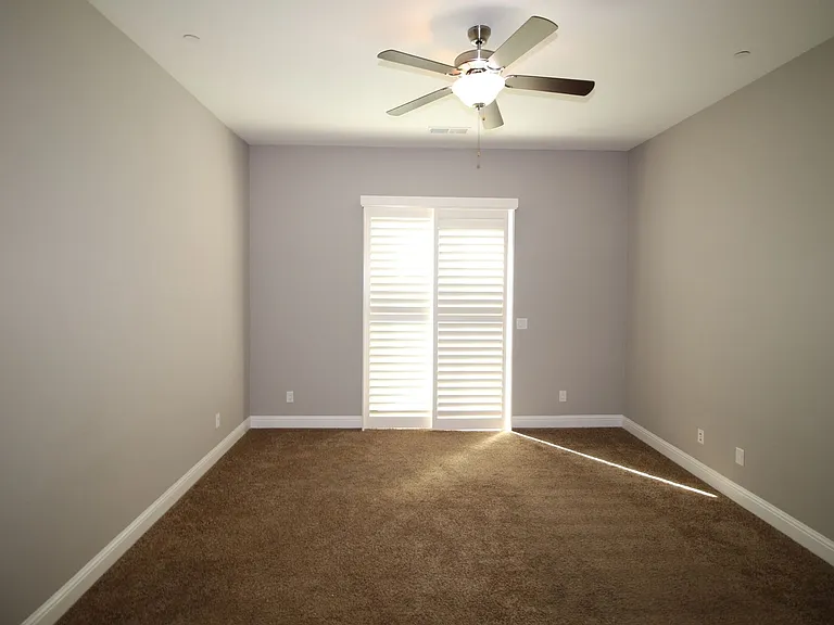 1829 E Bella Rosa Ave — Photo 14