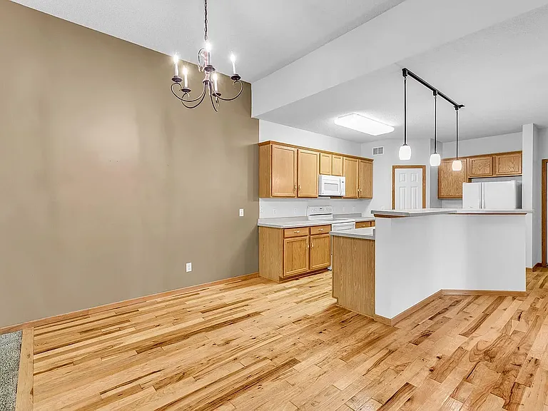 2394 Beech St W — Photo 16