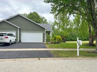 30 S Walnut Dr, North Aurora, IL 60542