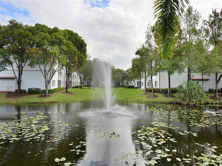 Sabal Pointe — Photo 25