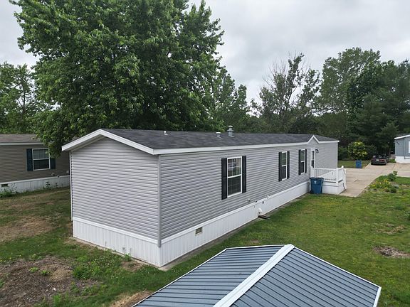 3rd image of 9020-4 Winds Ln W