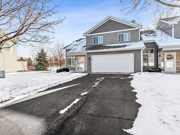 2nd image of 10020 Pleasure Creek Cir NE