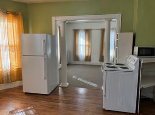22 Lawrence St #3F, Taunton, MA 02780