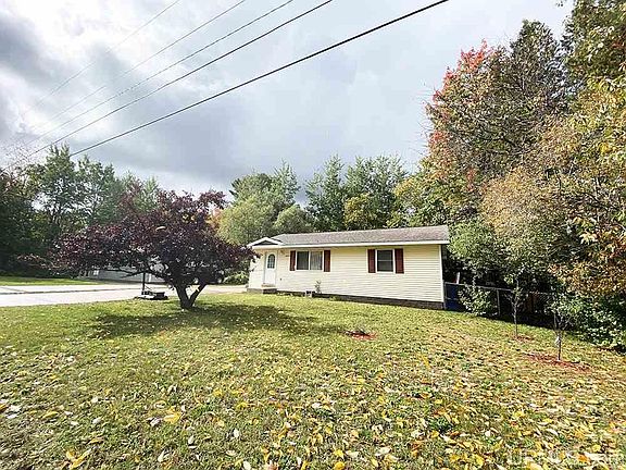 2nd image of 2045 Wilkinson Ave